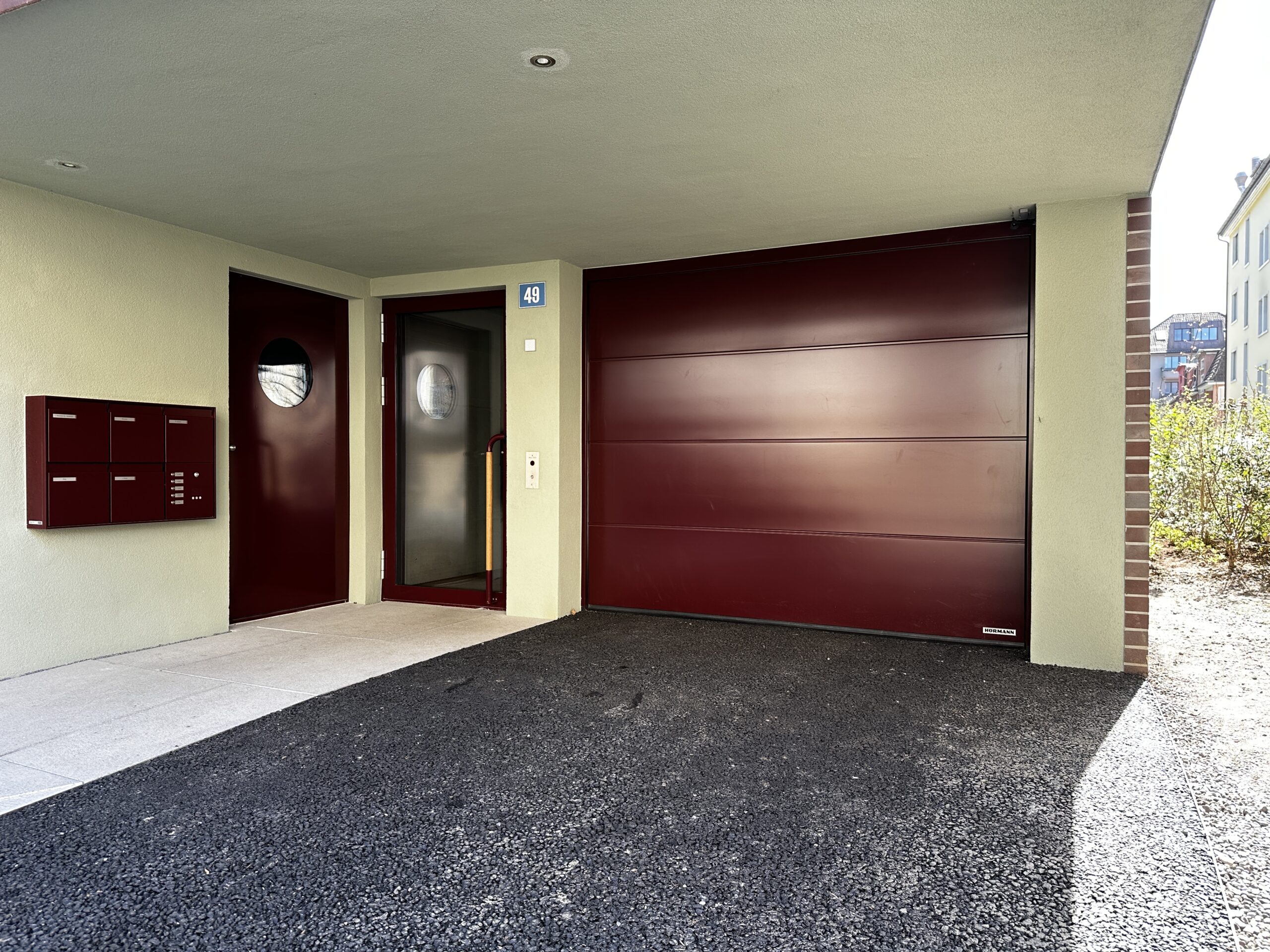 Sektionaltore auch in verschiedenen Farben erhältlich